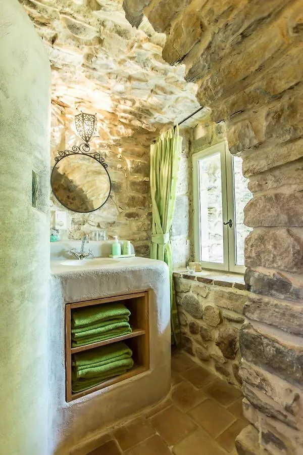 La Flor Azul Bed & Breakfast Grospierres