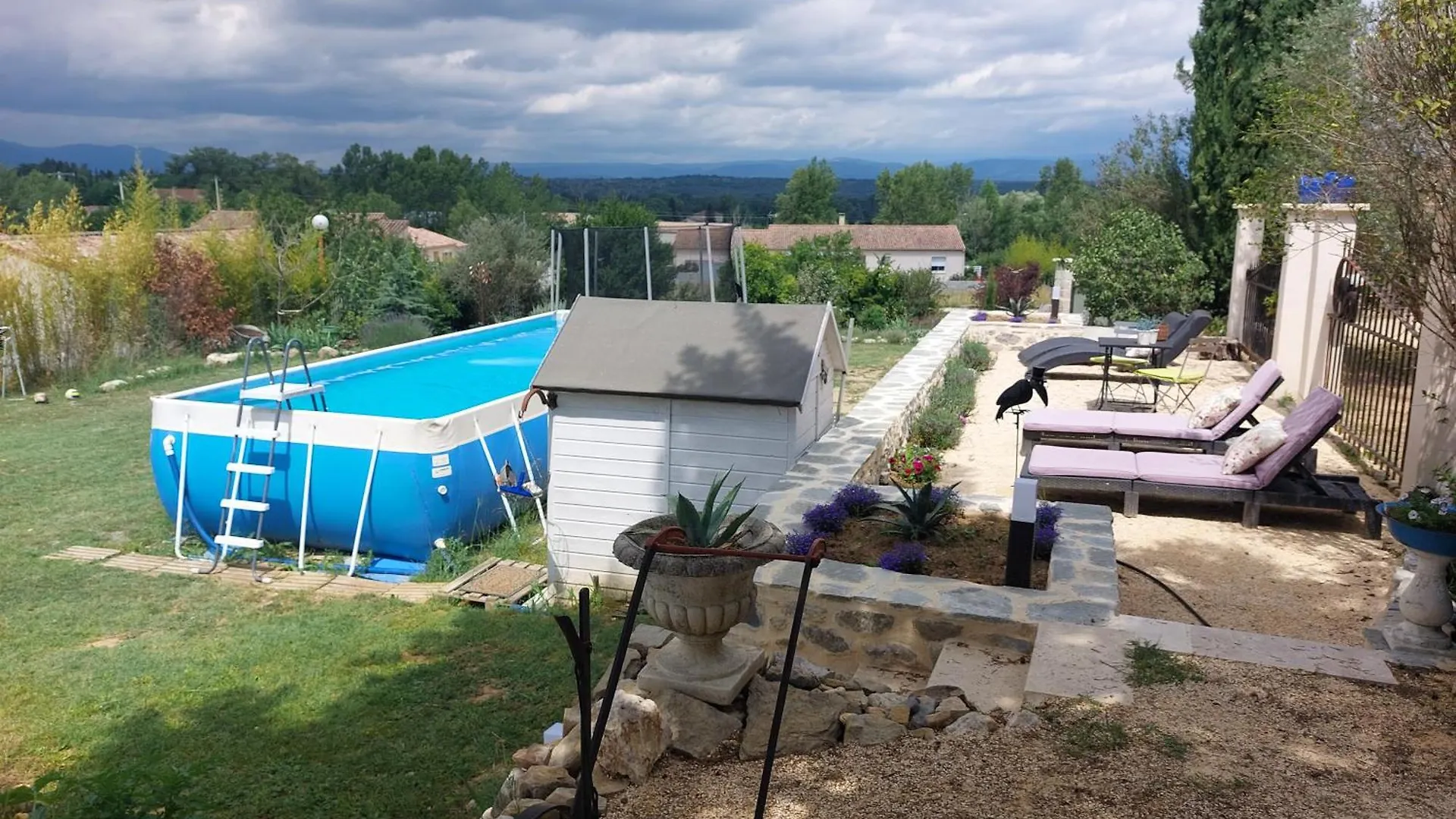 La Flor Azul Bed & Breakfast Grospierres France