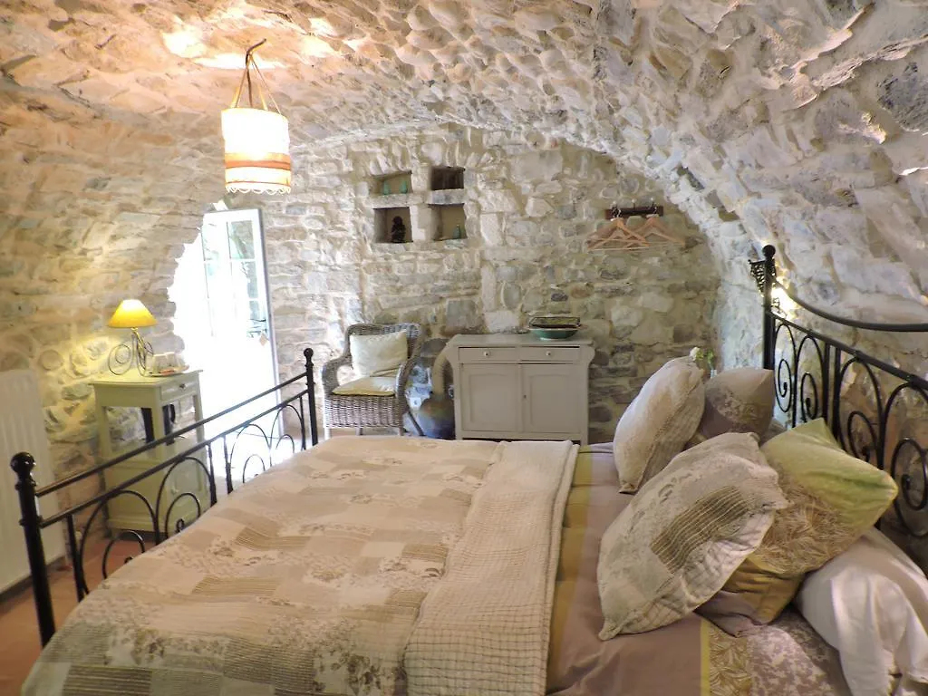 **  La Flor Azul Bed & Breakfast Grospierres France