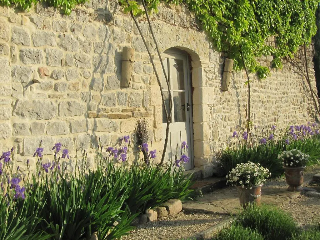 La Flor Azul Bed & Breakfast Grospierres